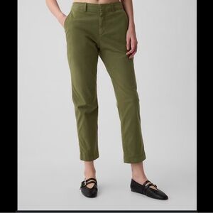 GAP khaki Olive Green STRECH,ankle,mid rise,for women size 8 NWT.